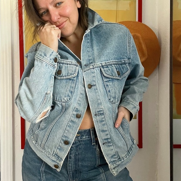 Vintage Gap Distressed Denim Jacket - Picture 2 of 16